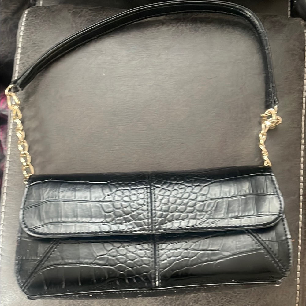 Elegant Black Crocodile-Embossed Women's Bag